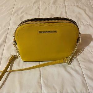 steve madden yellow purse 🐥